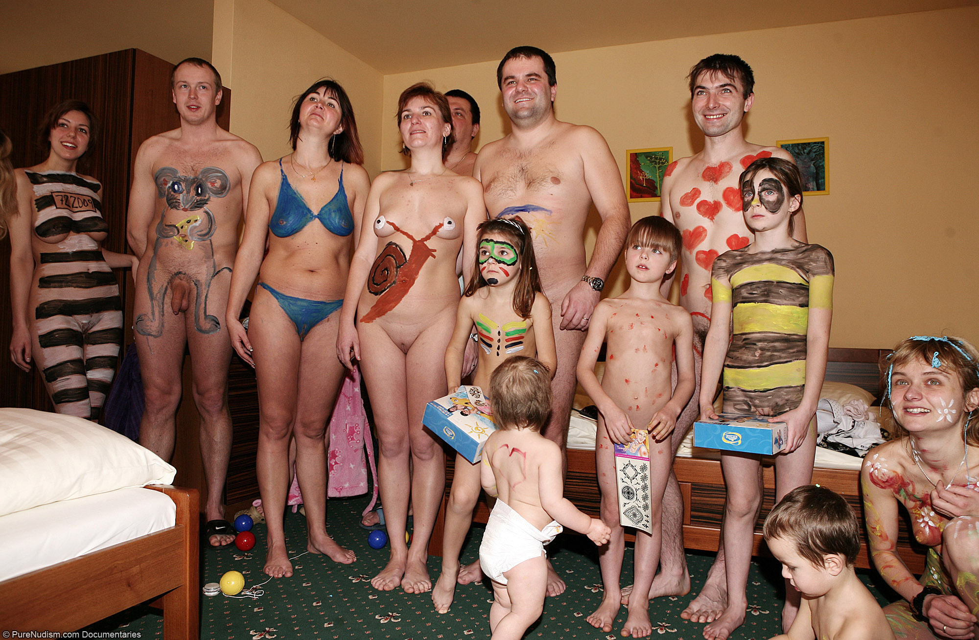 Aussie family nudist